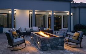Courtyard By Marriott Greensboro